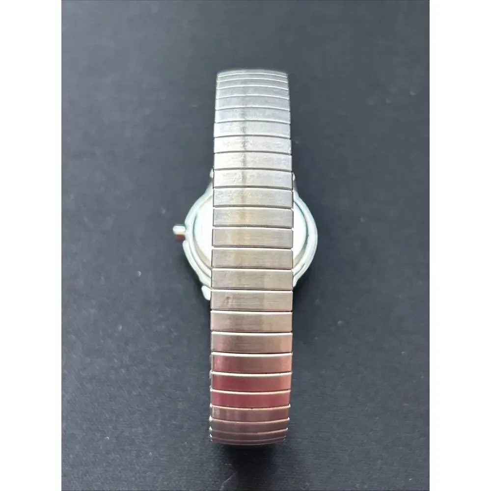 Cruise Club Silver Tone Women’s Stretch Band Quartz Watch